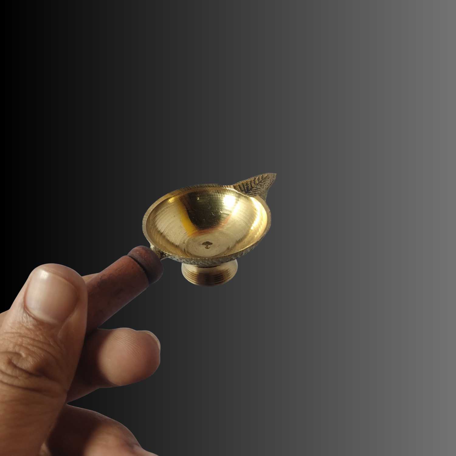 Pital Diya with Wooden Handle